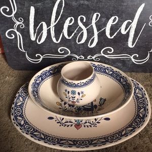 Hearts and flowers fine China. Made in England